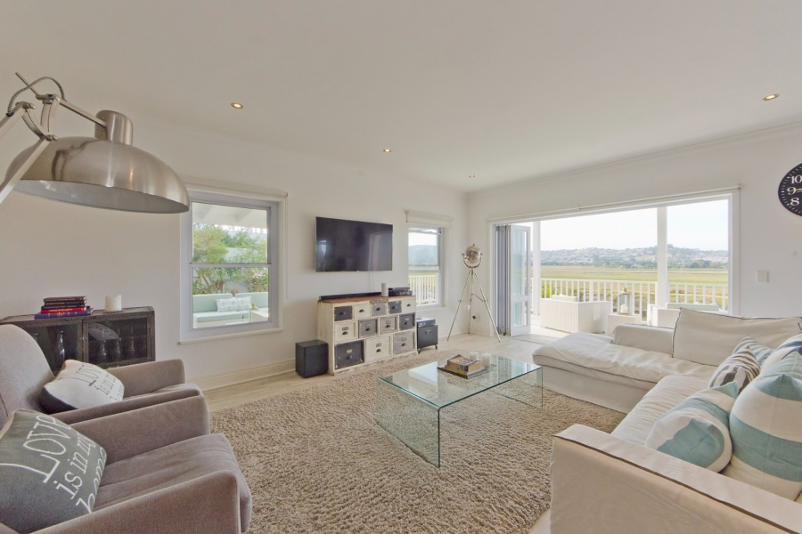 5 Bedroom Property for Sale in Thesen Islands Western Cape